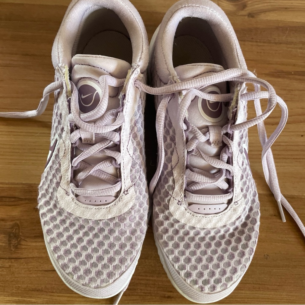 Nike Court Zoom Pro Tennis Shoes Women’s Size 5, Lilac Purple.
